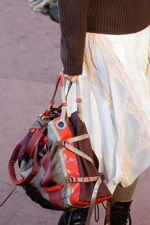 Details Chloé Fall 2018 Ready-to-Wear , Детали коллекции Хлоя осень зима 2018 , Fashion show , неделя моды в Париже , PFW , Paris Fashion Week , Mainstyles